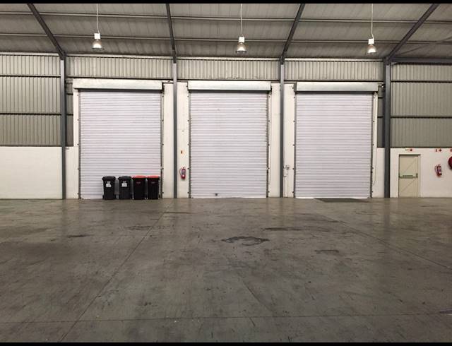 1,045M² FACTORY TO LET IN AIRPORT INDUSTRIA